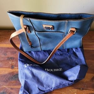 Dooney and bourke shopper